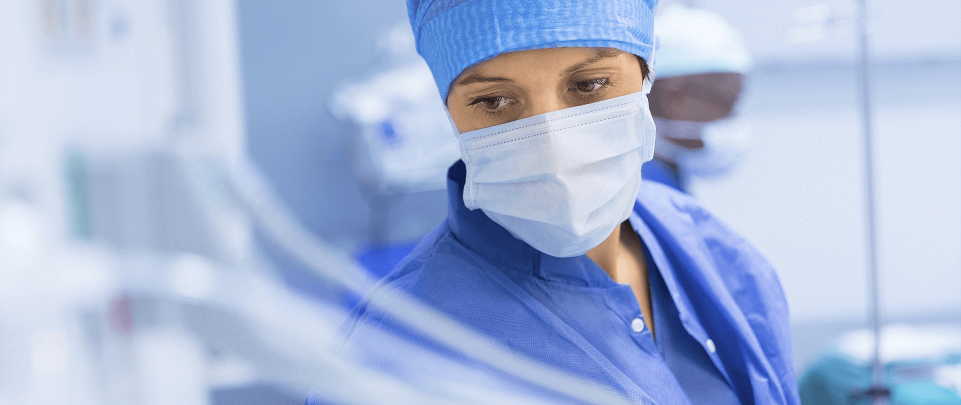 medial professional in mask